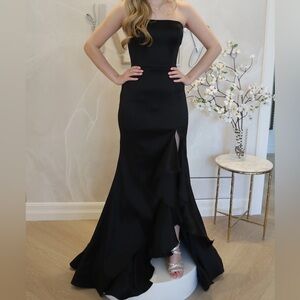 Elegant Black Strapless Prom Dress